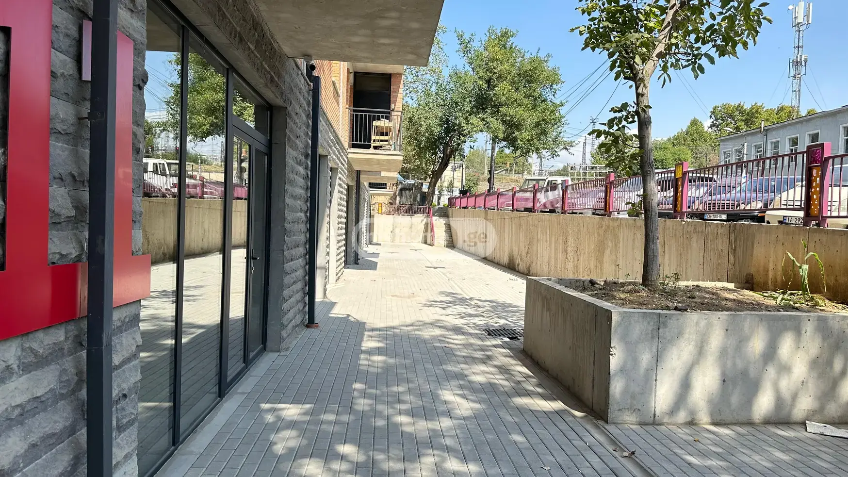 Universal Commercial Area For Rent In Samgori view 3