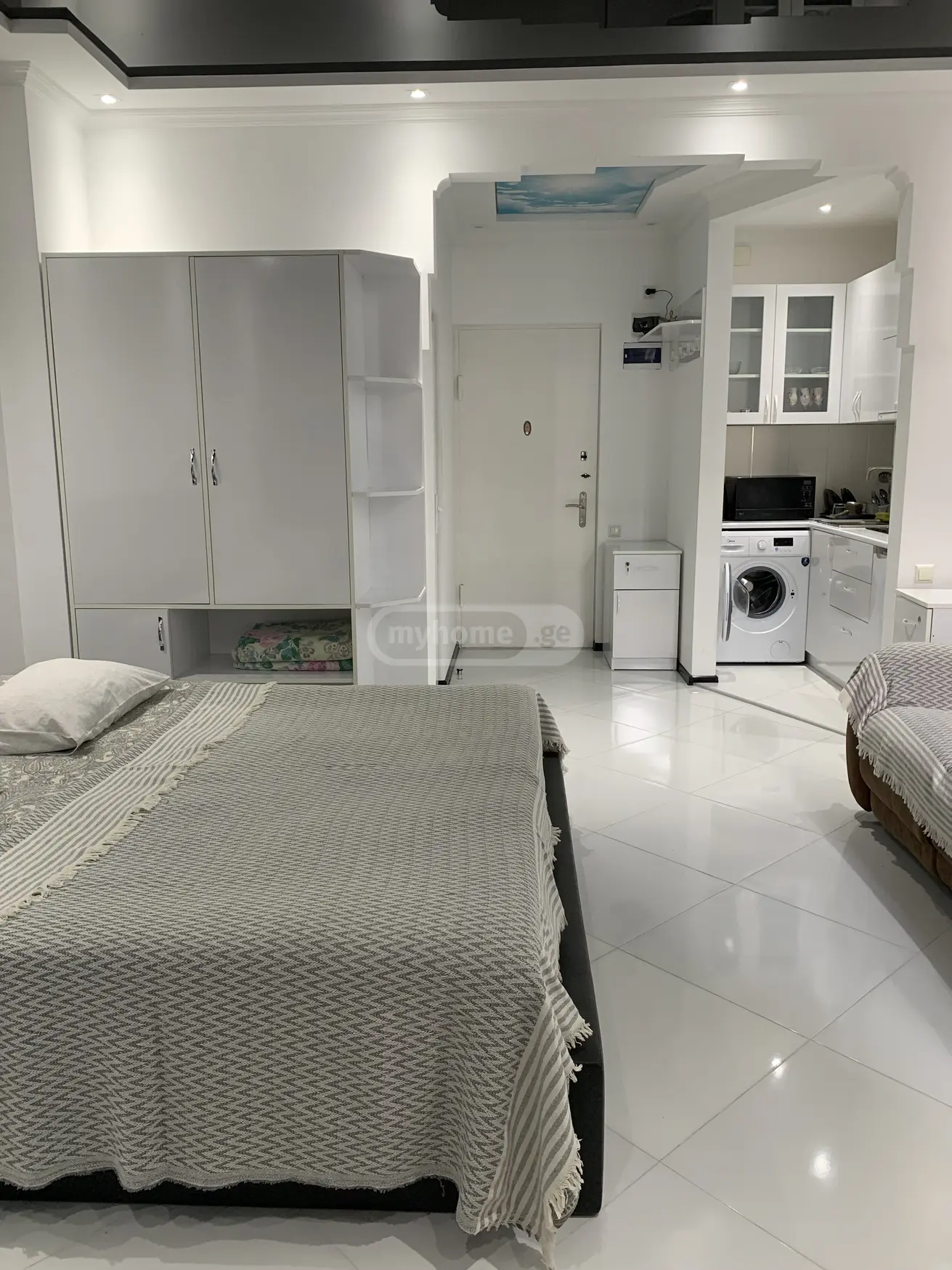 1 Room Apartment Daily Rent In Batumi view 3