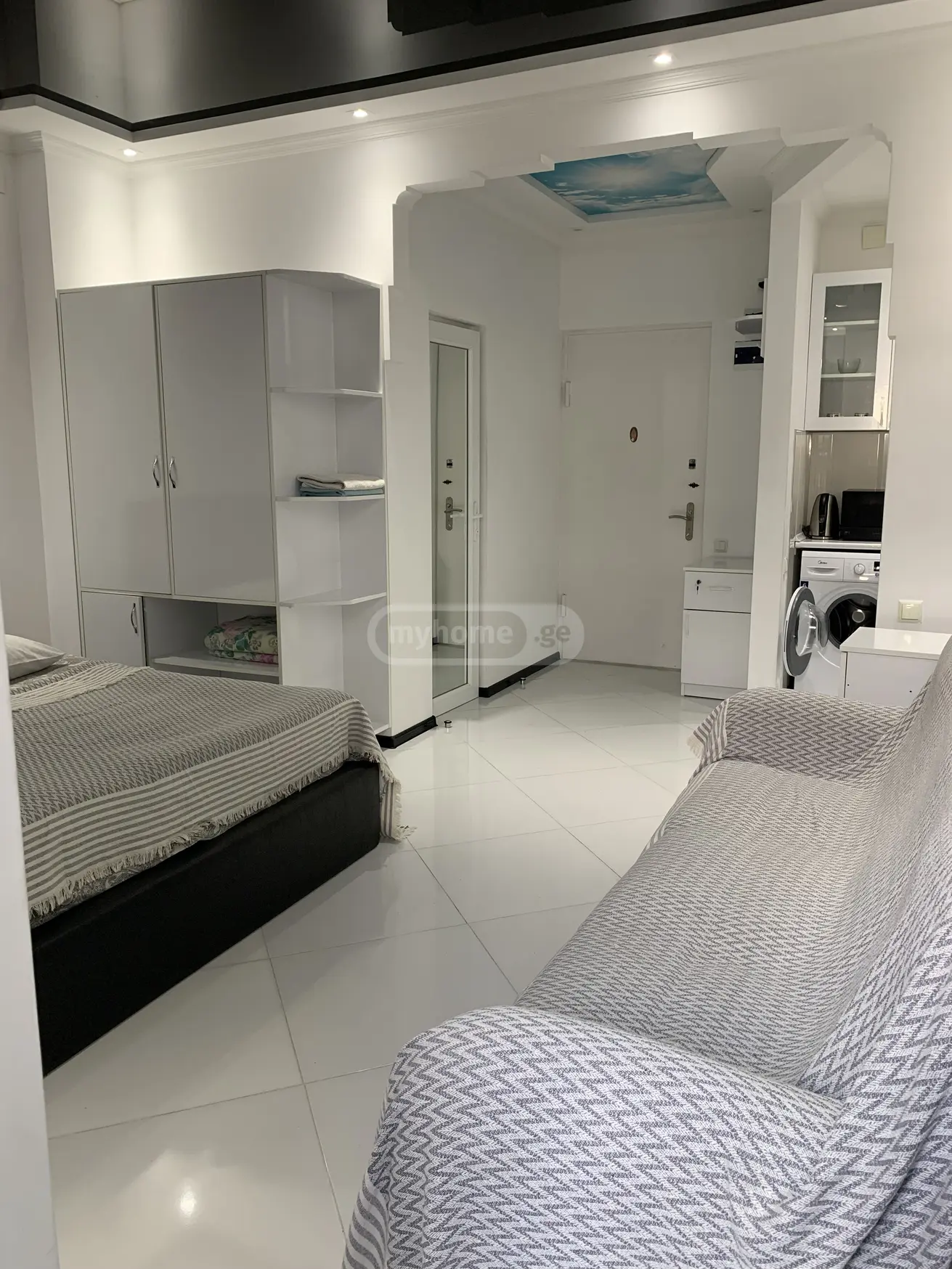 1 Room Apartment Daily Rent In Batumi view 4
