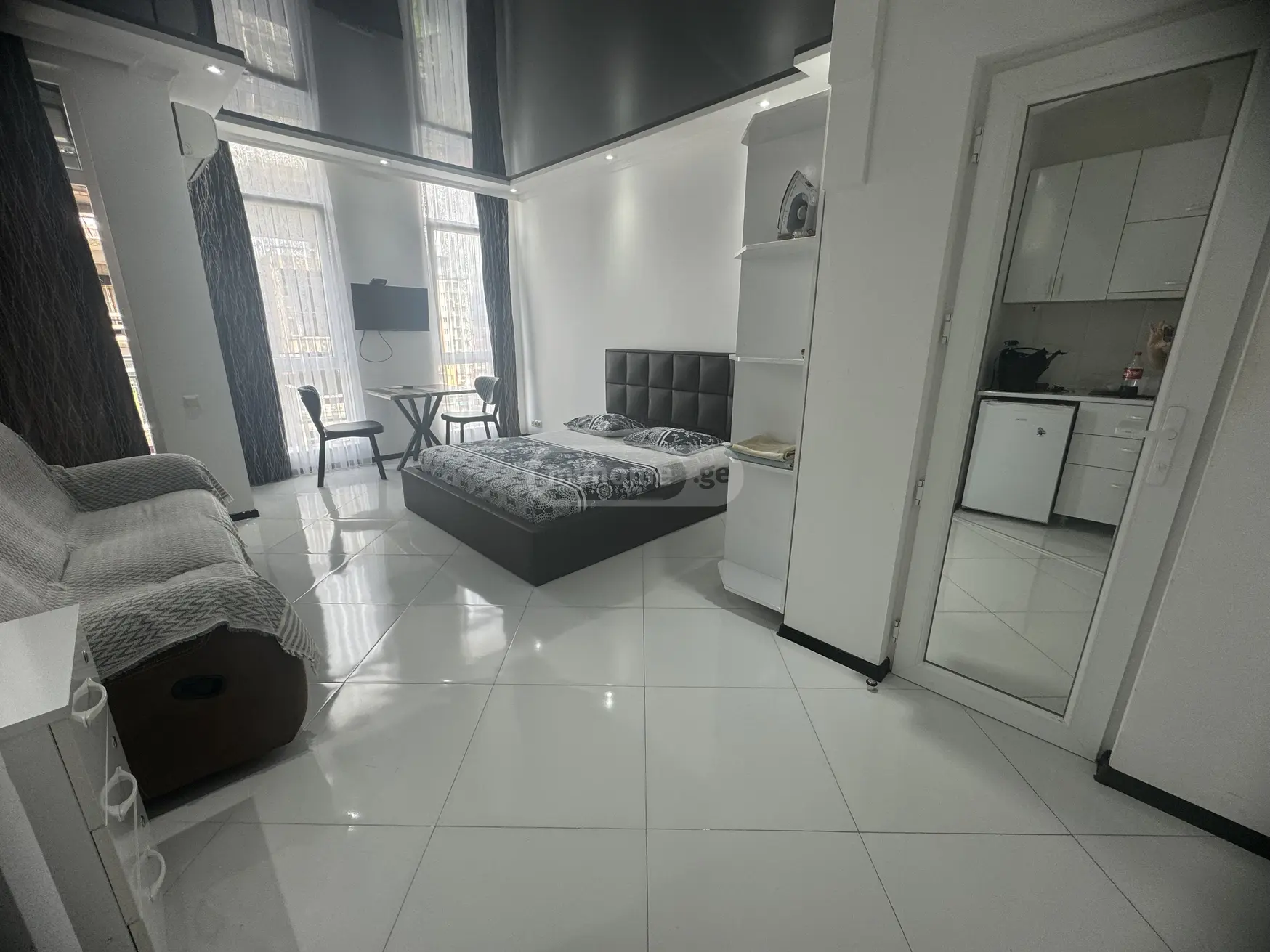 1 Room Apartment Daily Rent In Batumi view 2