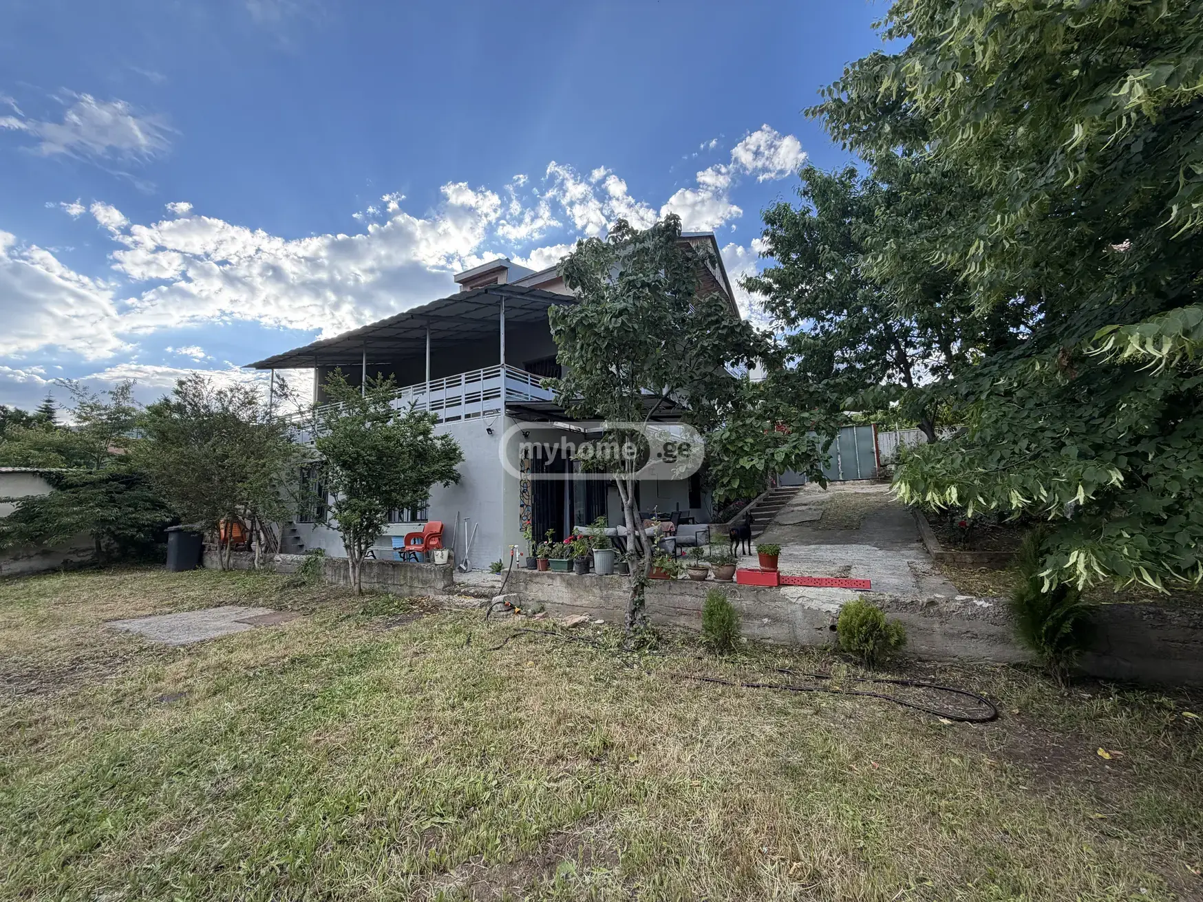 8 Room Country House For Rent In Vake view 2