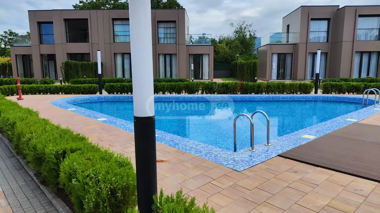 4 Room Private House For Sale view 3