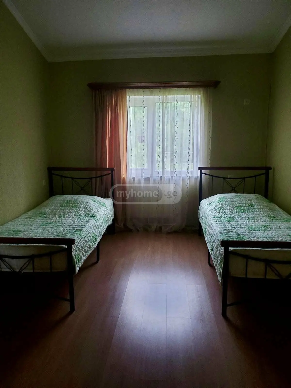 6 Room Private House For Sale view 2
