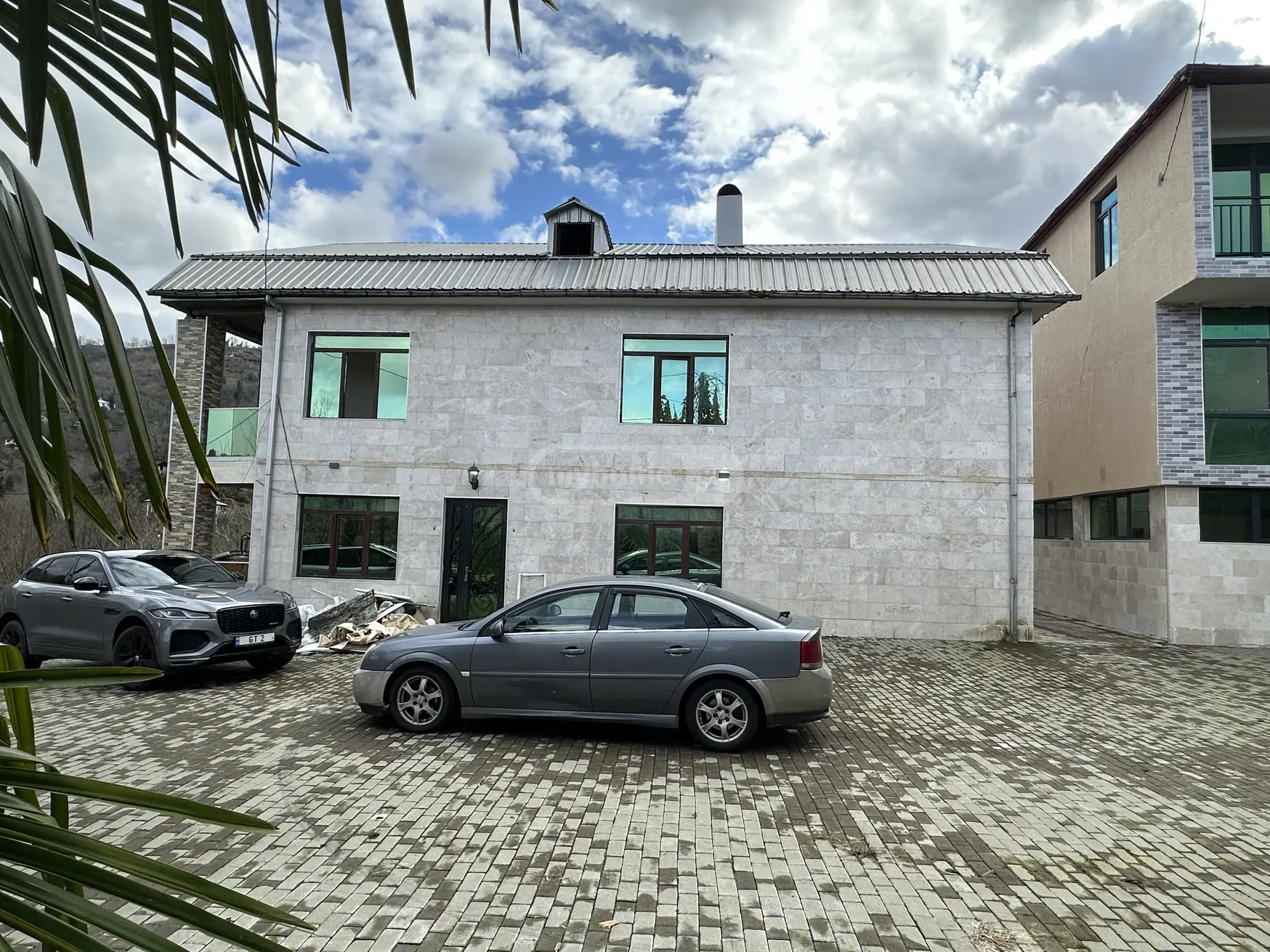 9 Room Private House For Sale view 4