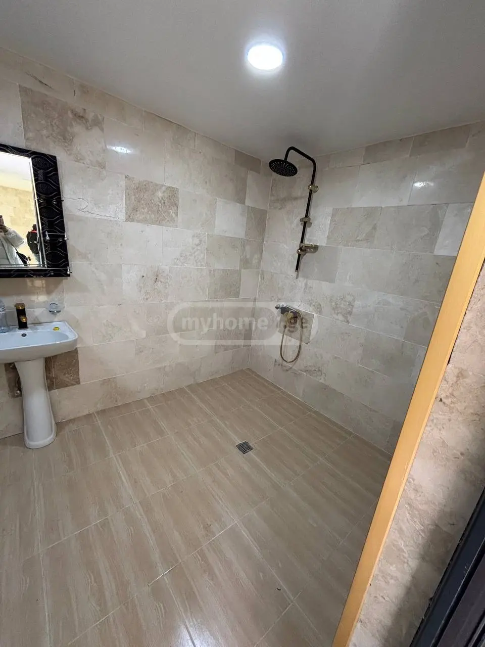 9 Room Private House For Sale view 12