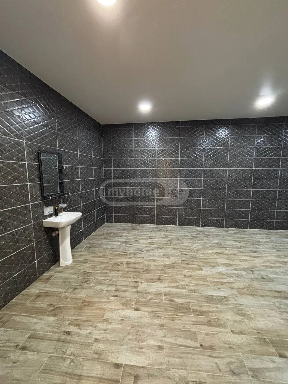 9 Room Private House For Sale view 14