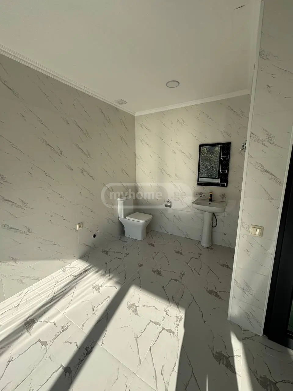 9 Room Private House For Sale view 8