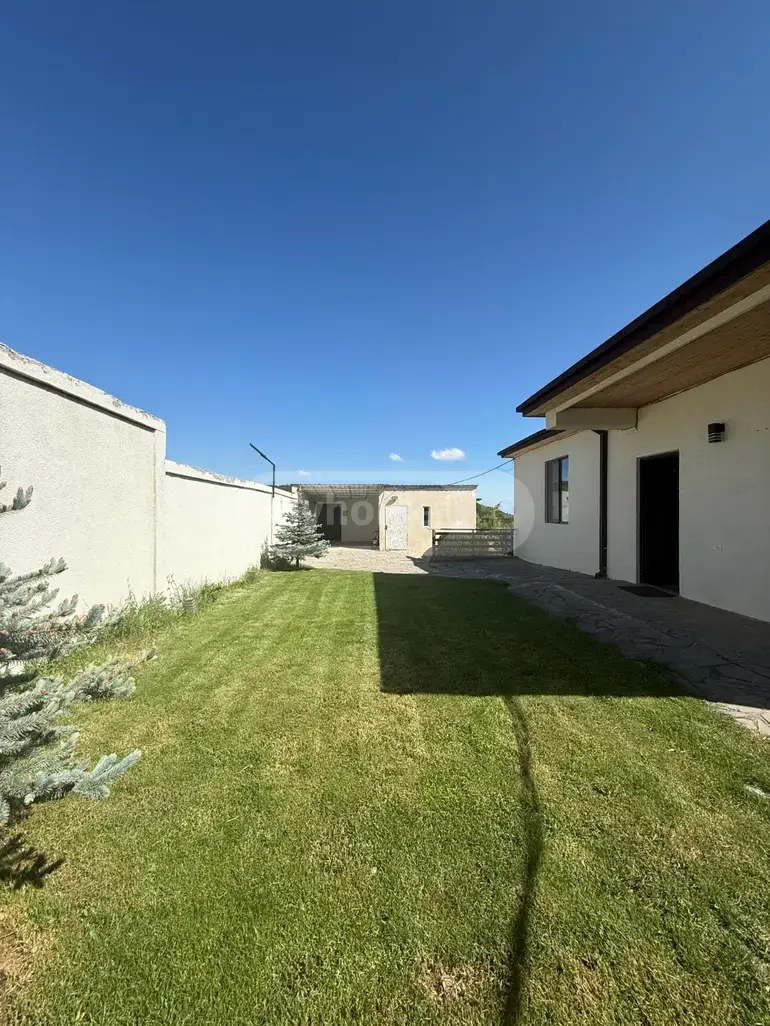 8 Room Country House For Sale view 3