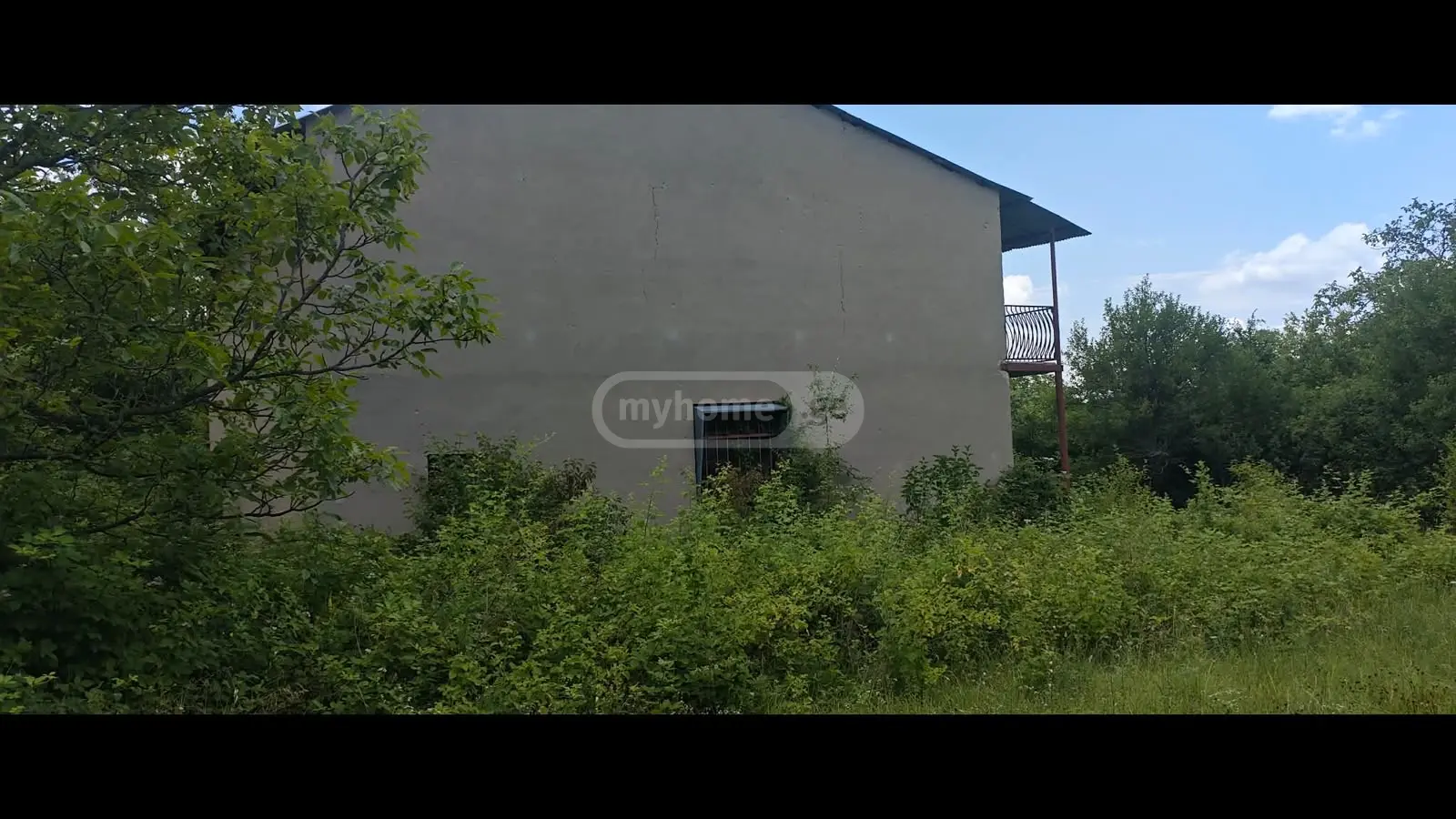 8 Room Private House For Sale view 3