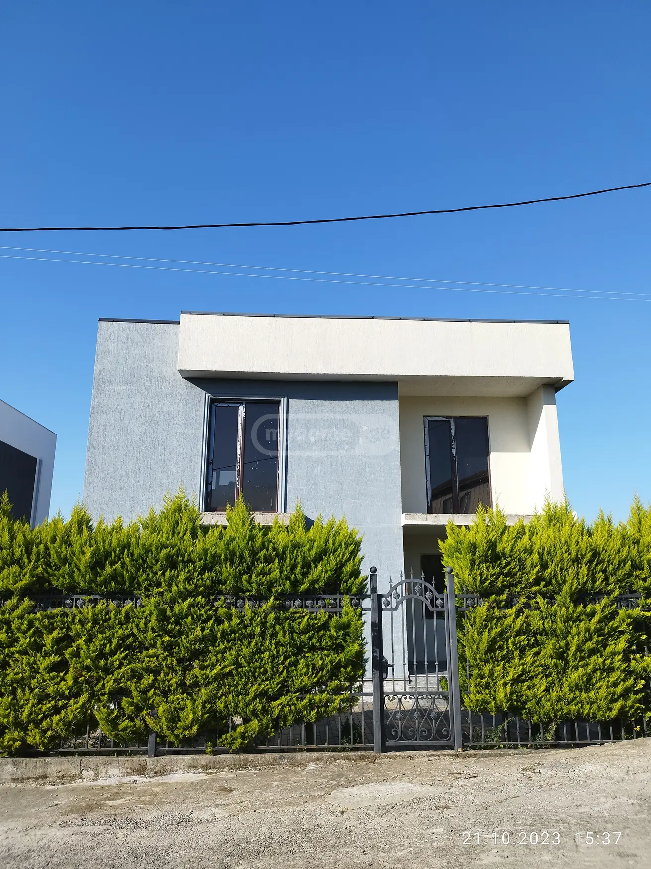 5 Room Private House For Sale view 2