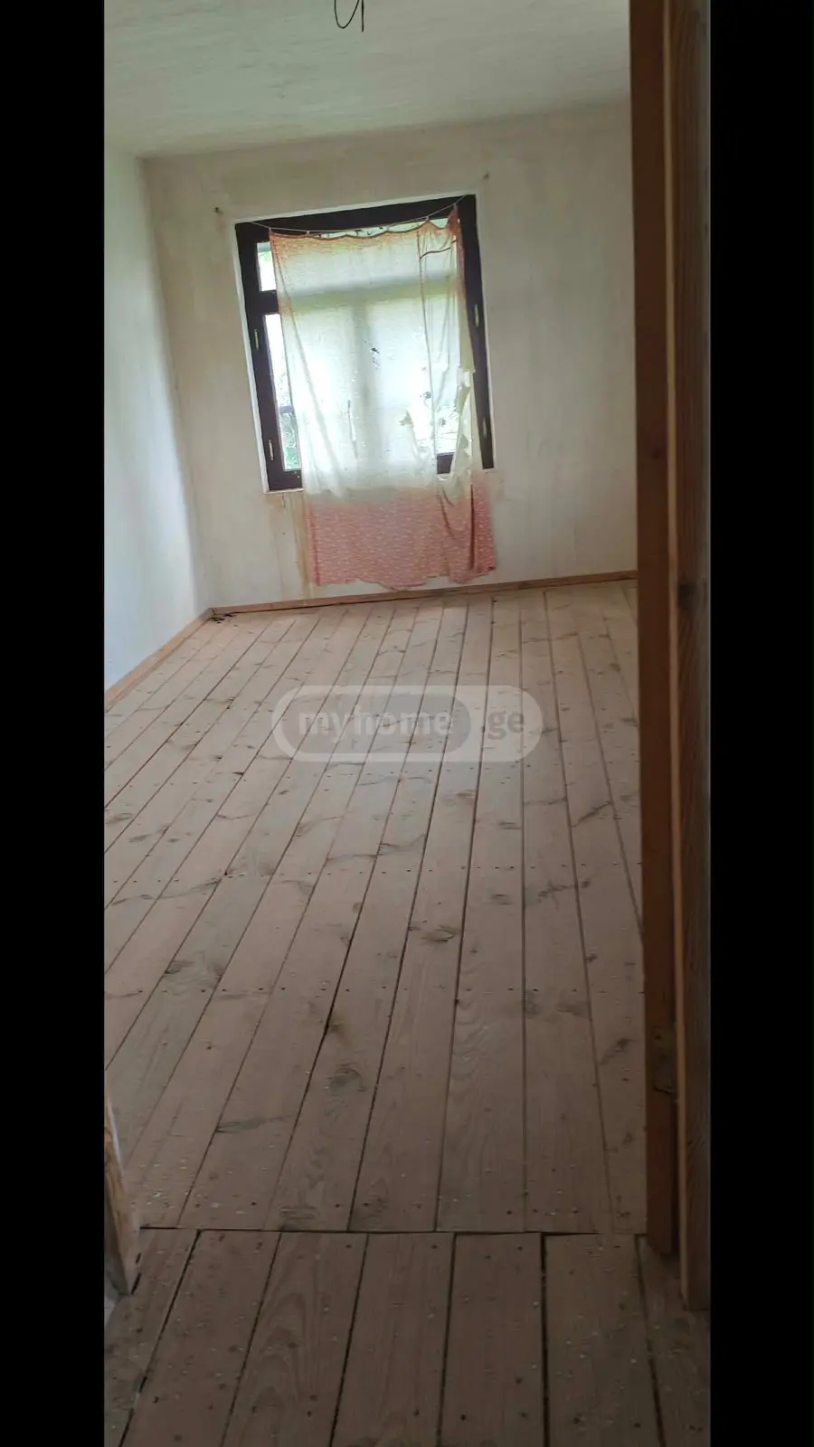 8 Room Private House For Sale view 14