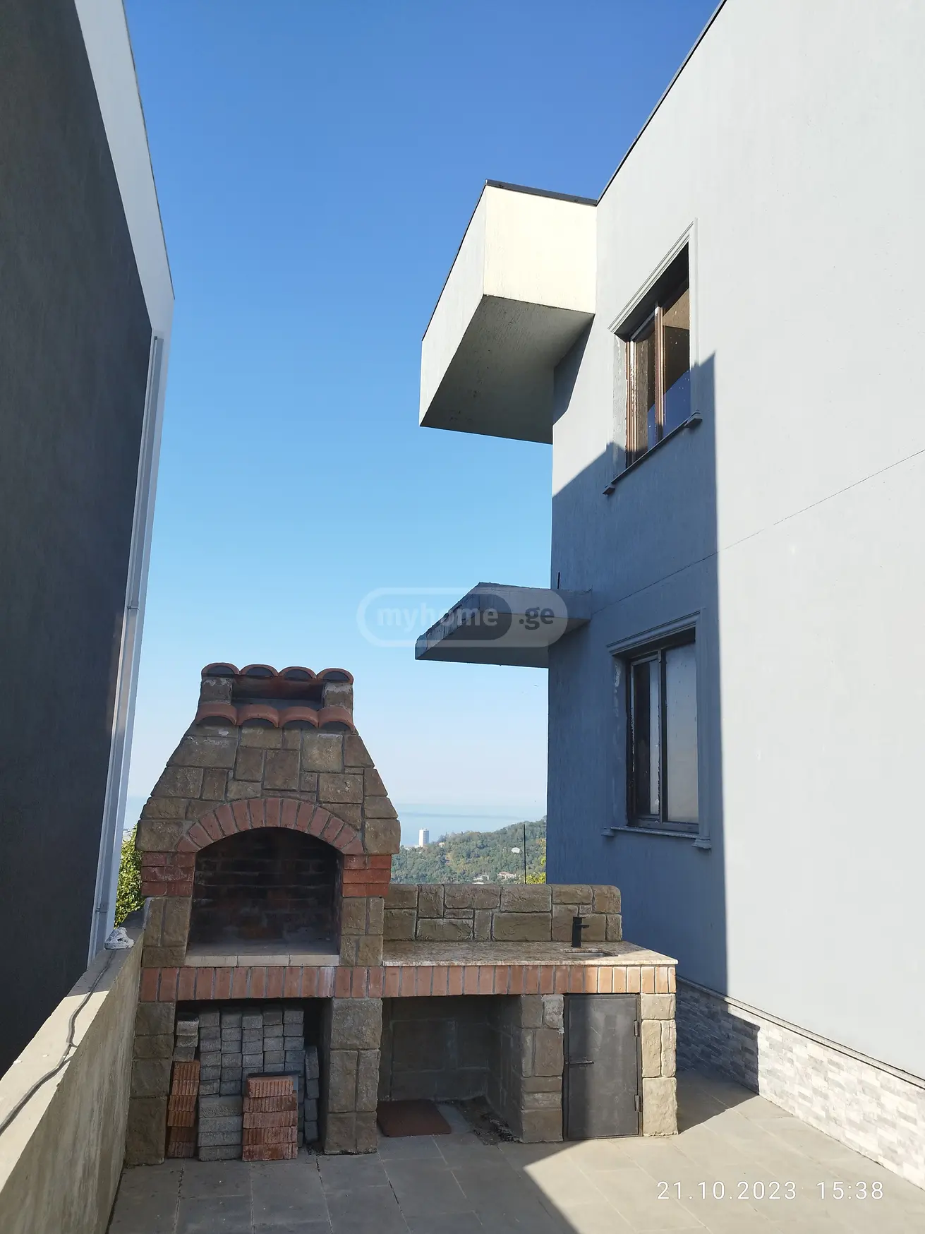 5 Room Private House For Sale view 3