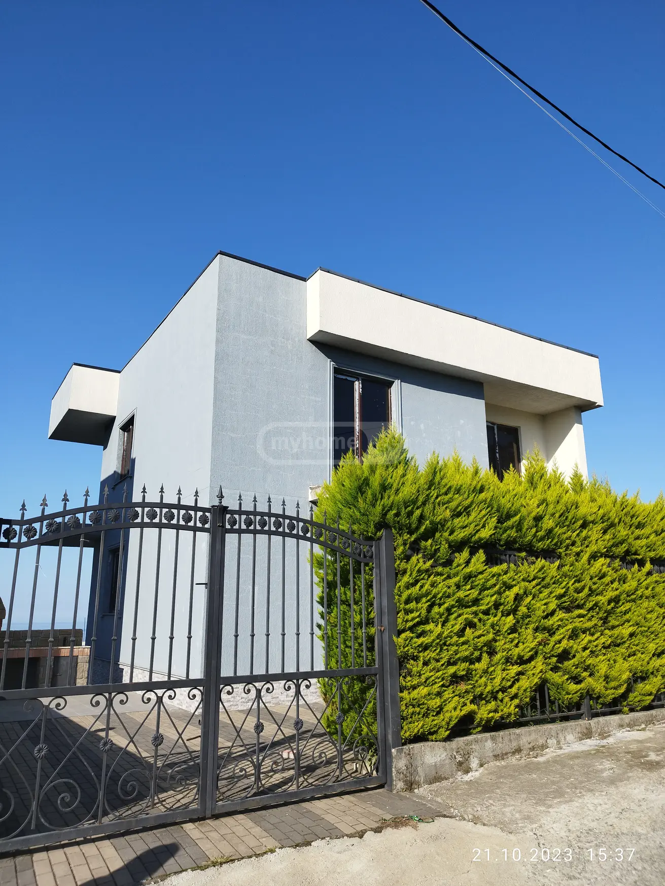 5 Room Private House For Sale view 1