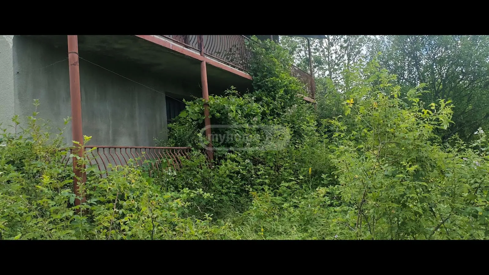 8 Room Private House For Sale view 5
