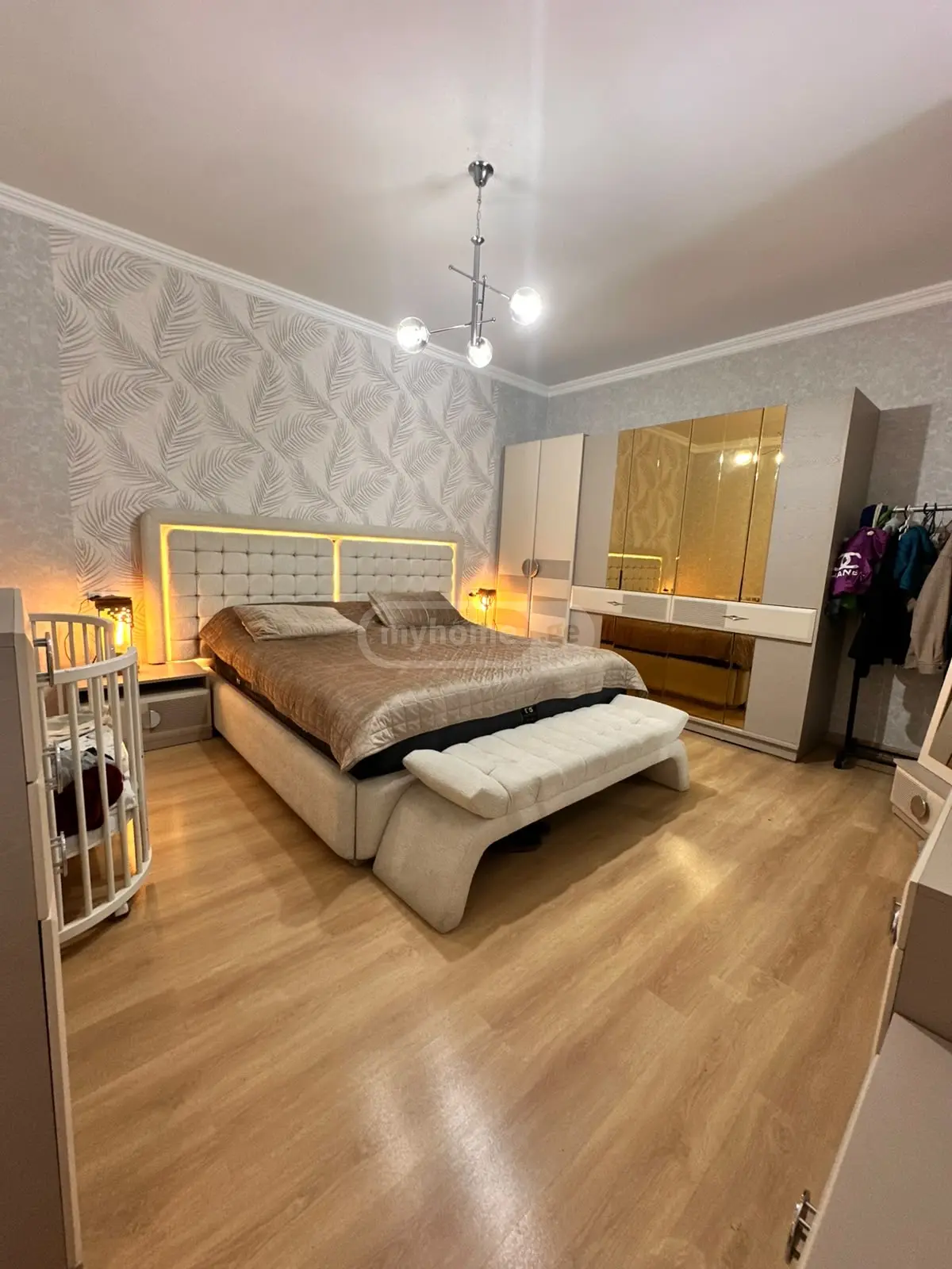 5 Room Apartment For Sale view 1