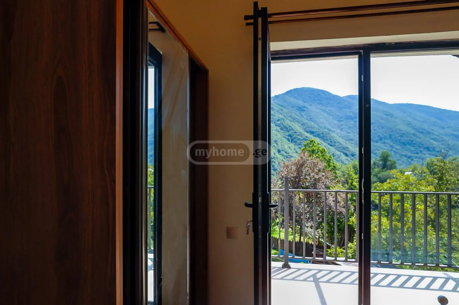 5 Room Apartment Daily Rent In Ambrolauri view 7