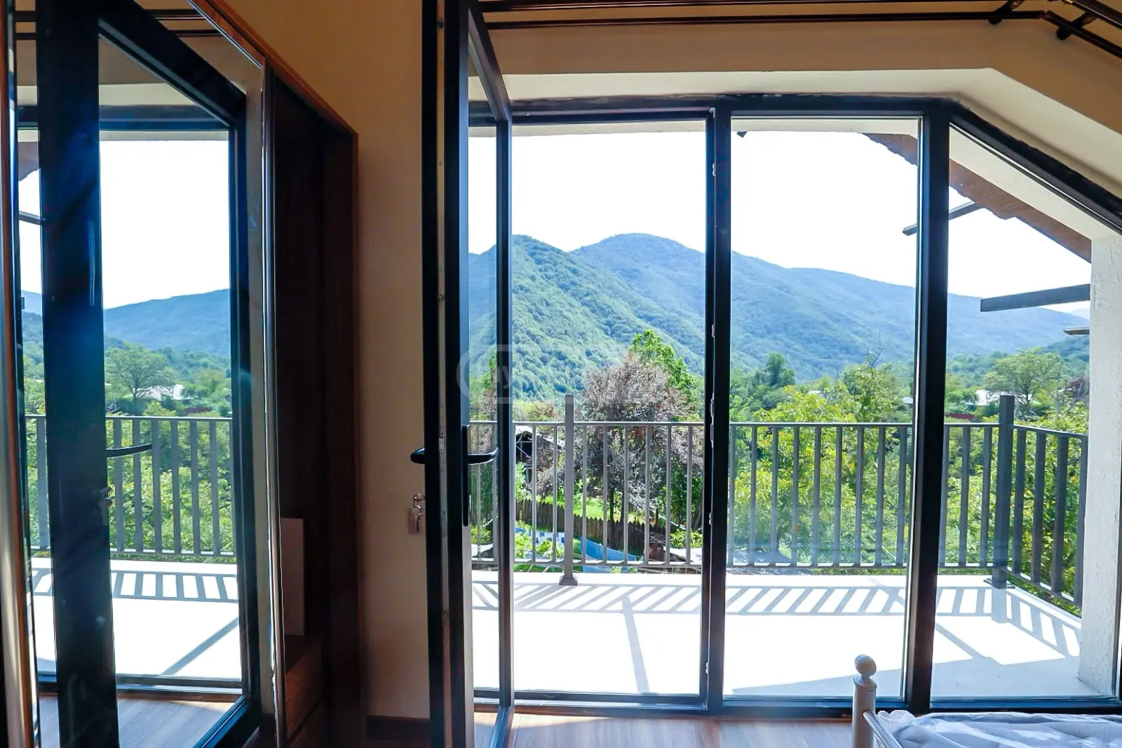 5 Room Apartment Daily Rent In Ambrolauri view 5