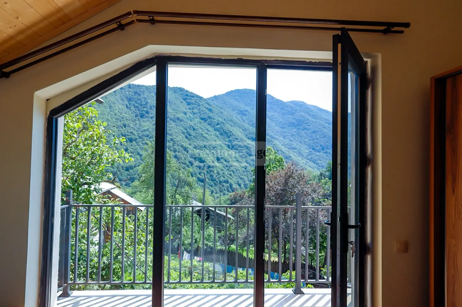 5 Room Apartment Daily Rent In Ambrolauri view 9