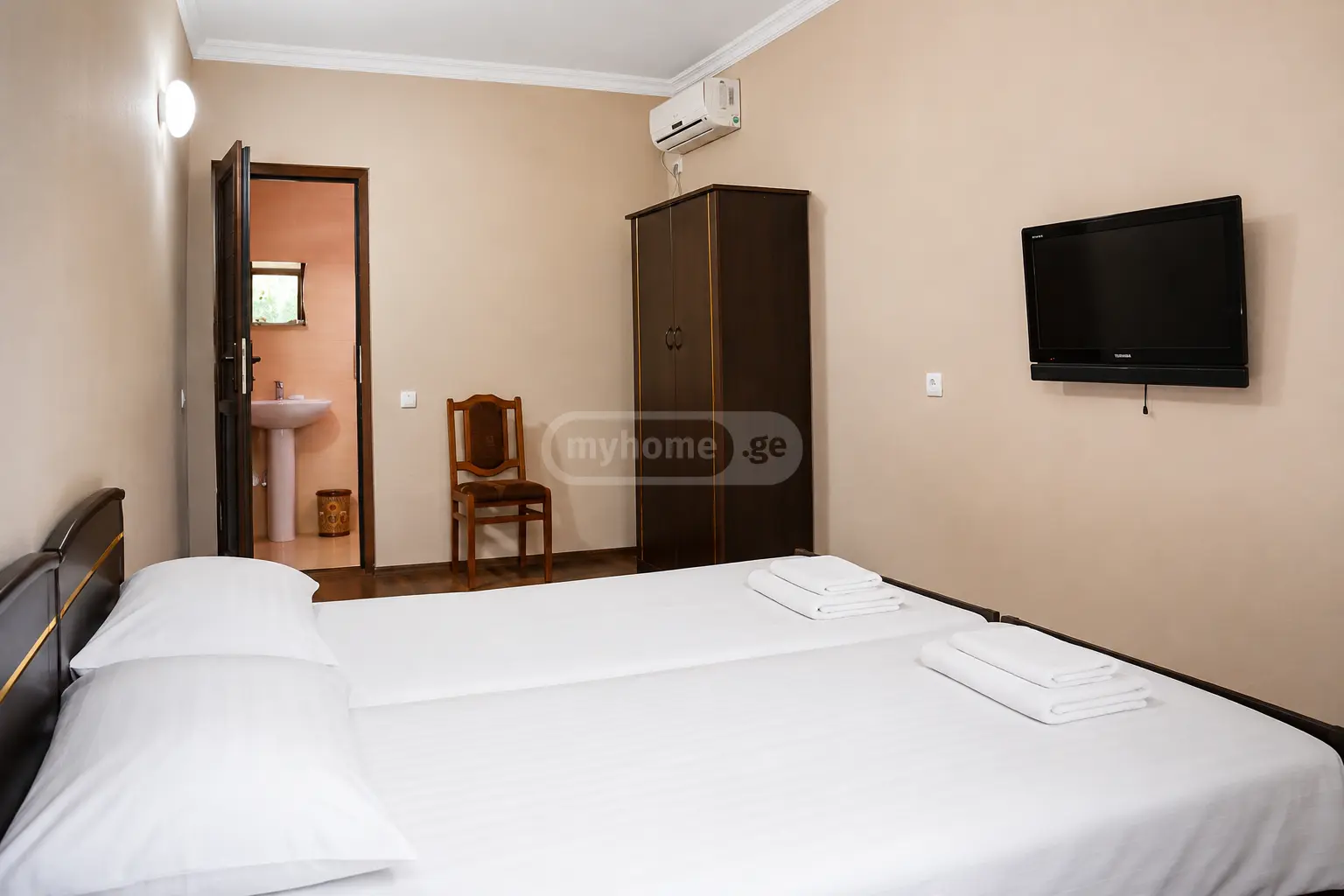 8 Room Hotel For Sale view 2
