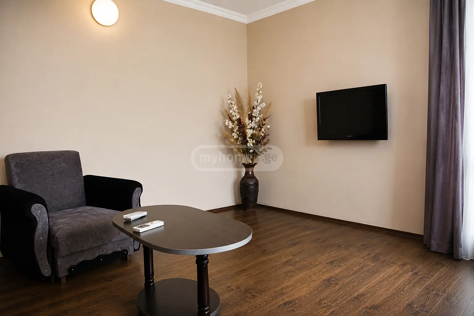 8 Room Hotel For Sale view 3