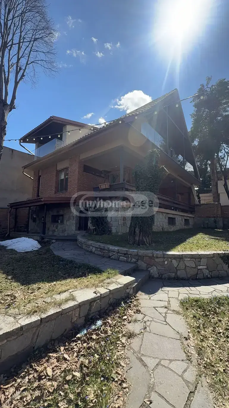 9 Room Apartment For Sale view 1