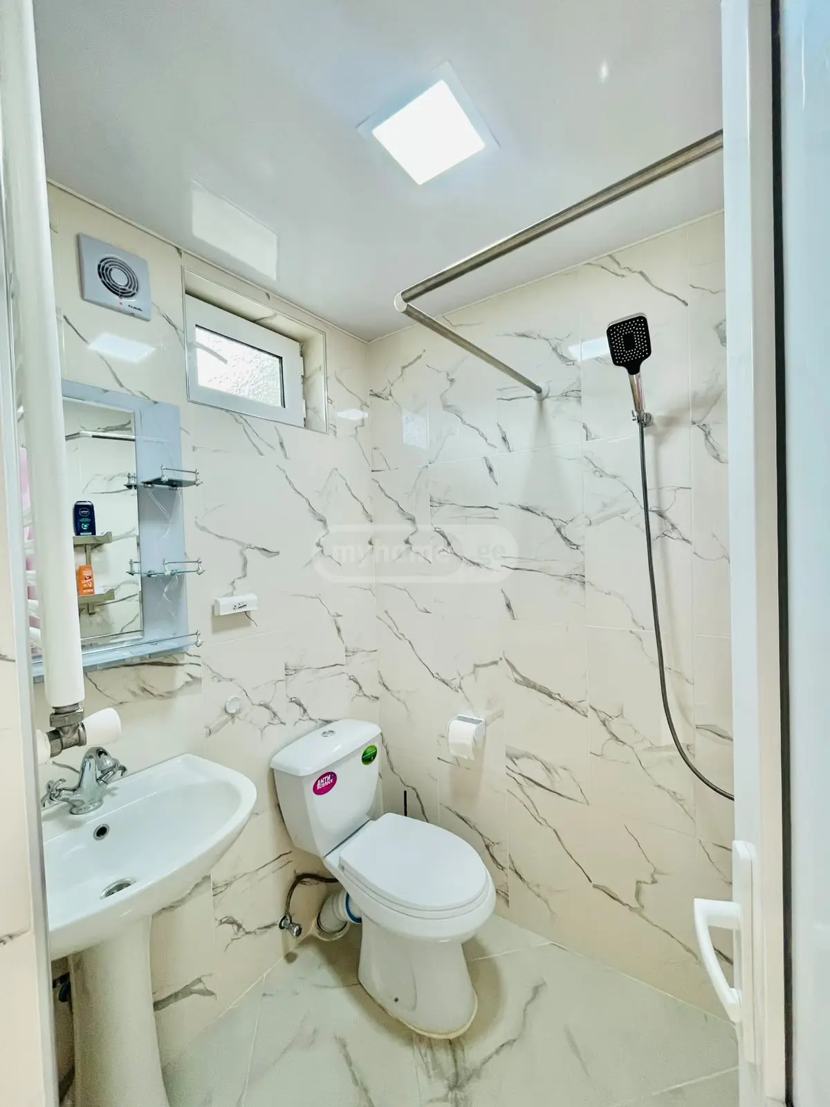 1 Room Private House Daily Rent In Borjomi view 3