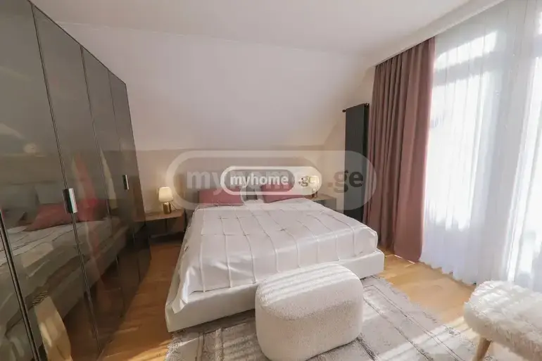 9 Room Apartment For Sale view 4