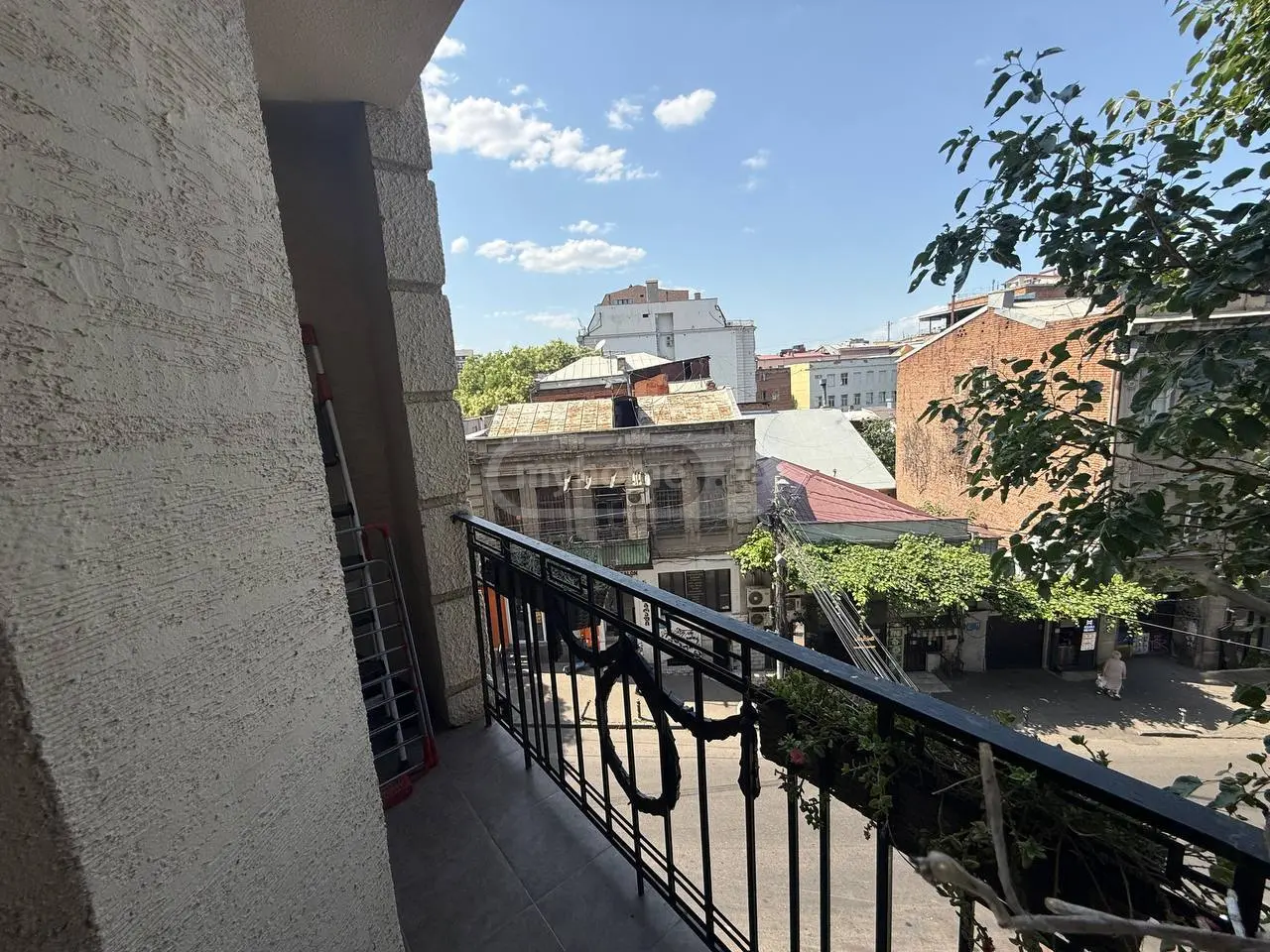 3 Room Apartment For Rent In Vera view 9