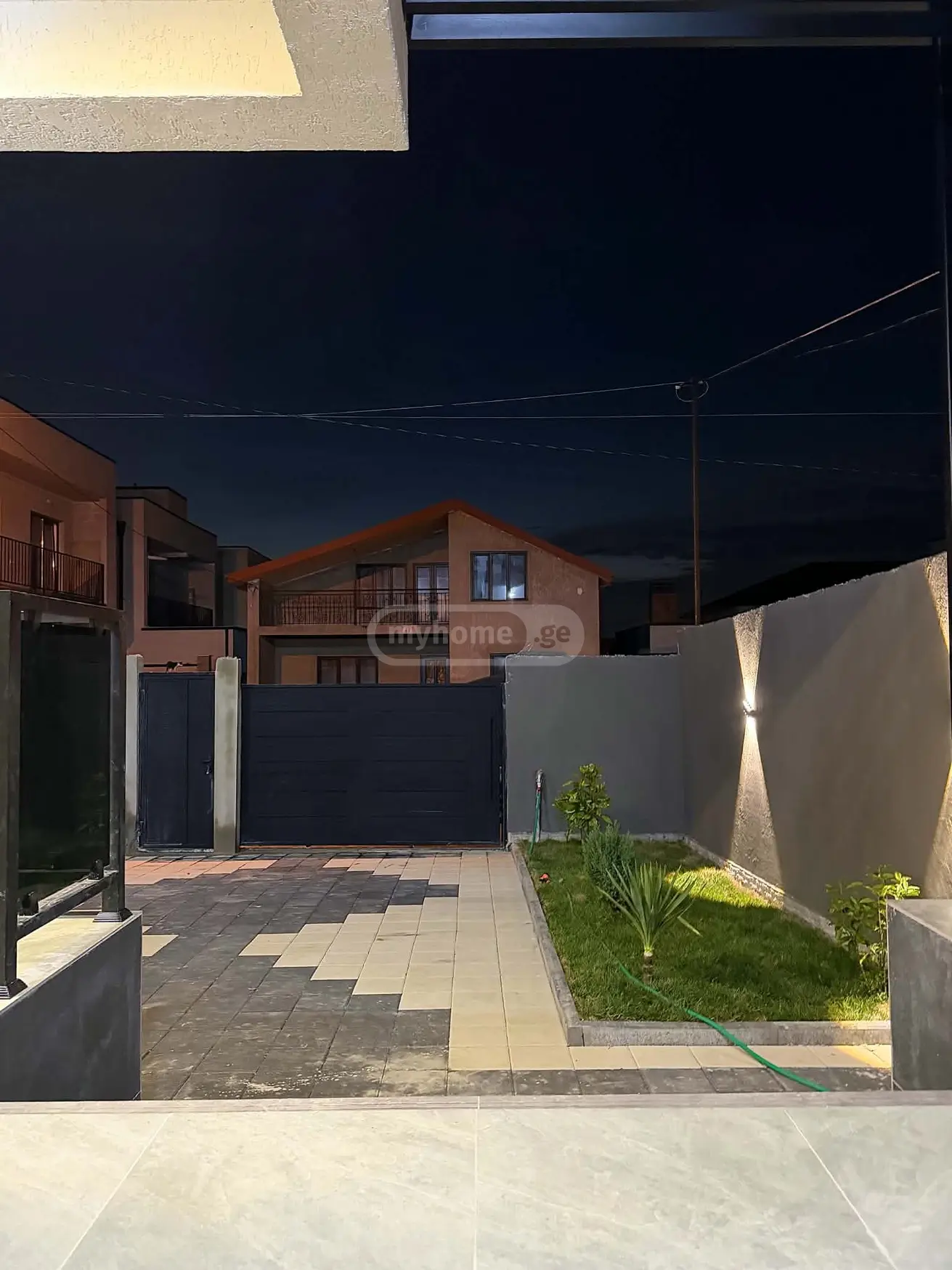 7 Room Private House For Sale view 4