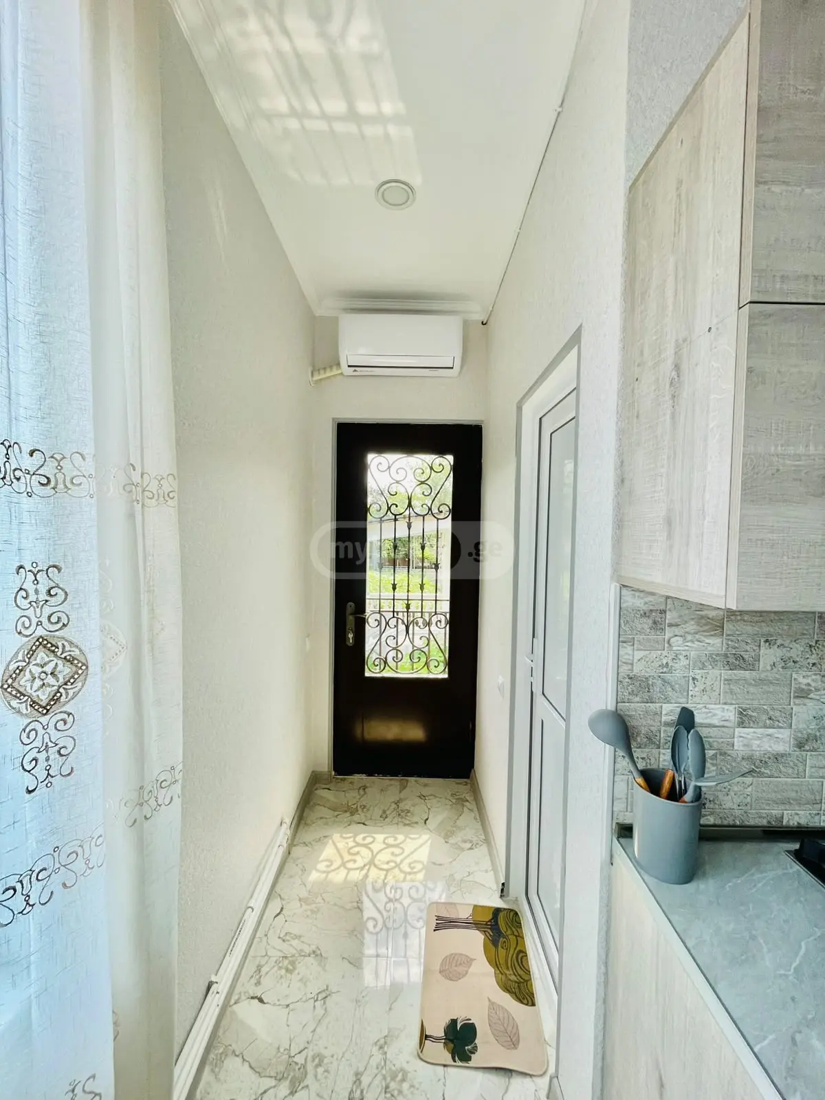 1 Room Private House Daily Rent In Borjomi view 7
