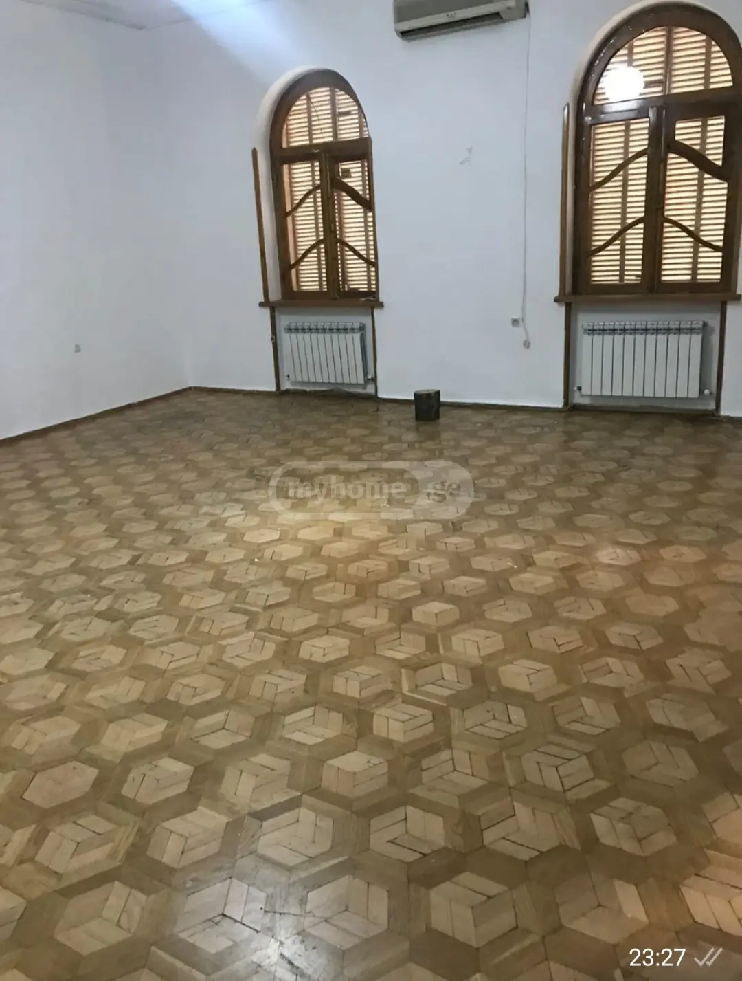 8 Room Private House For Sale view 2