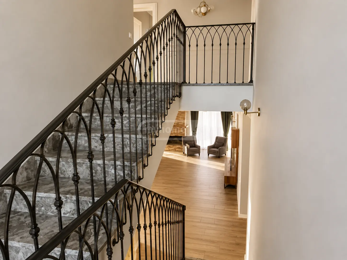 6 Room Private House For Sale view 10