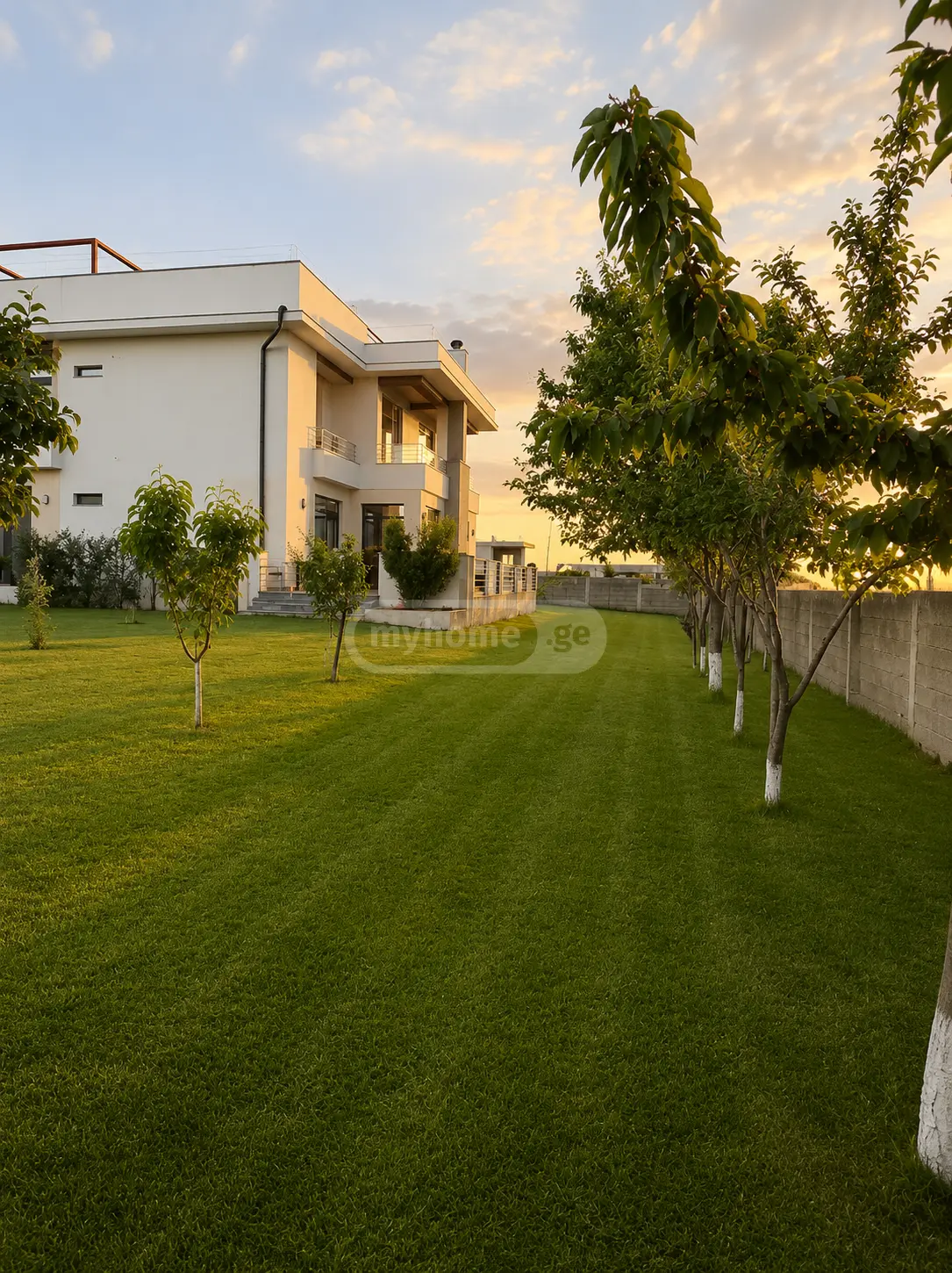 6 Room Private House For Sale view 3
