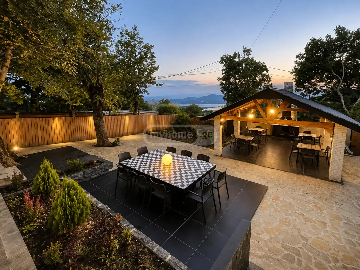 6 Room Private House For Sale view 3