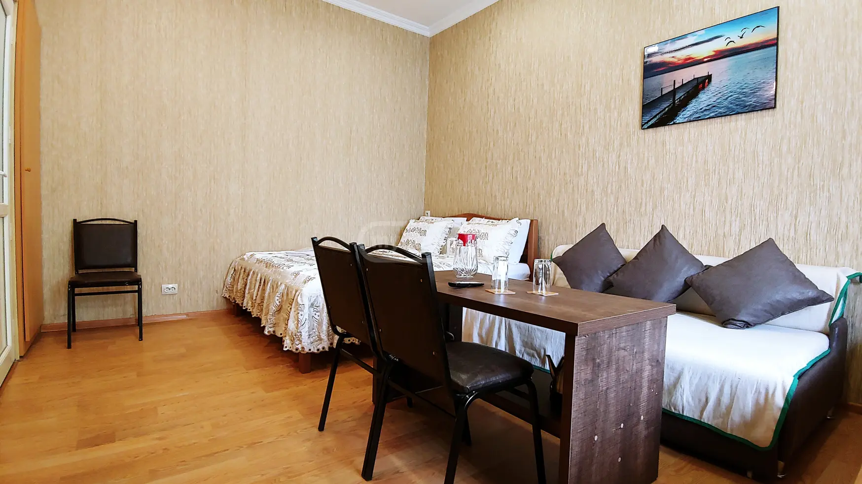 6 Room Hotel For Rent In Vera view 7