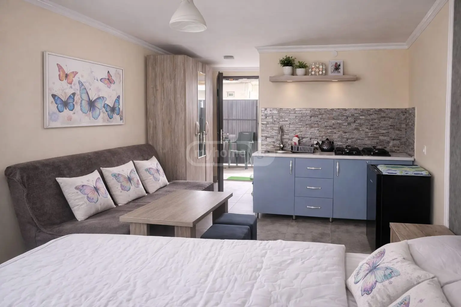 1 Room Flat Daily Rent. Borjomi view 9