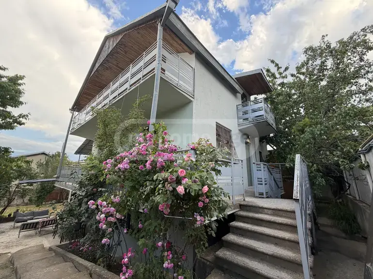 8 Room Country House For Rent In Tsavkisi view 2