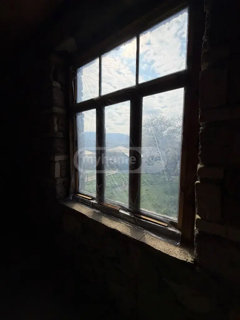 8 Room Private House For Sale view 4