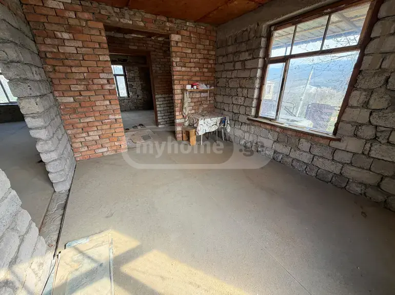 8 Room Private House For Sale view 9