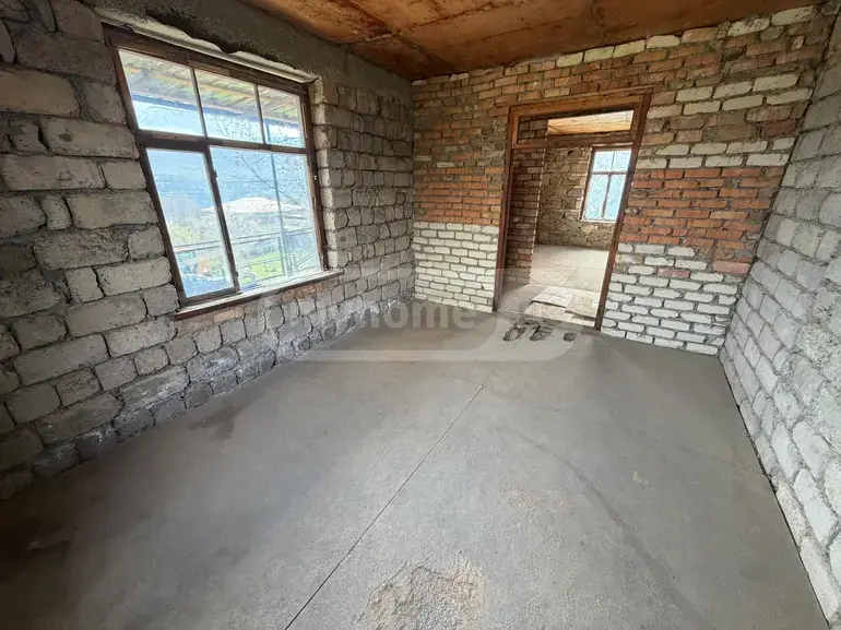 8 Room Private House For Sale view 5