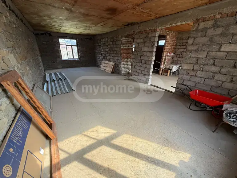 8 Room Private House For Sale view 7