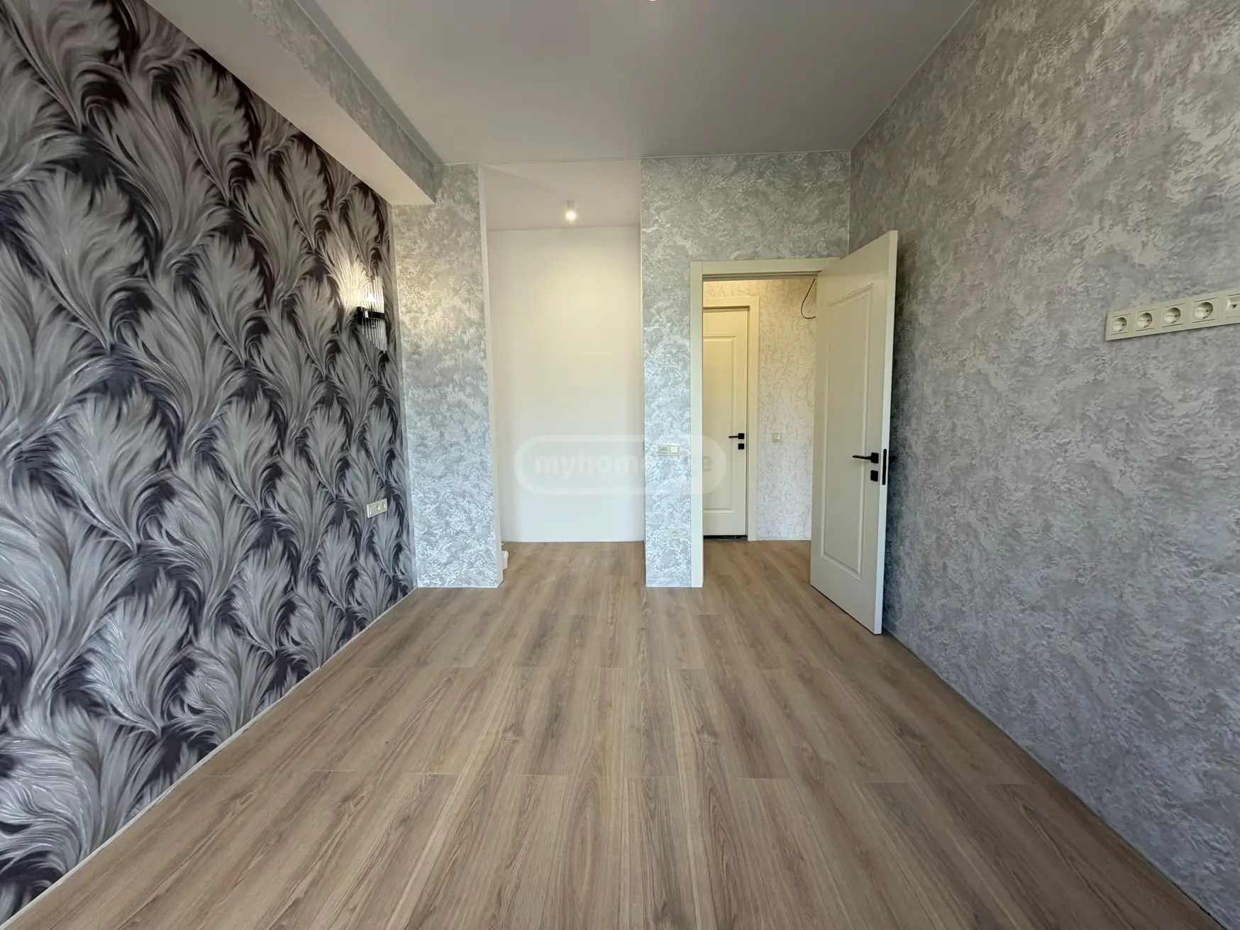 4 Room Apartment For Sale view 2