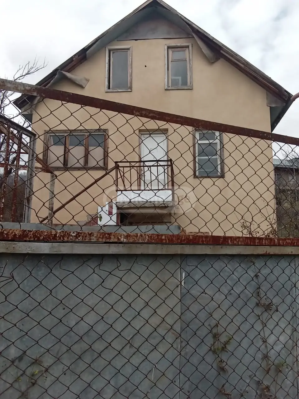 იყიდება 4-ოთახი კერძო სახლი view 1