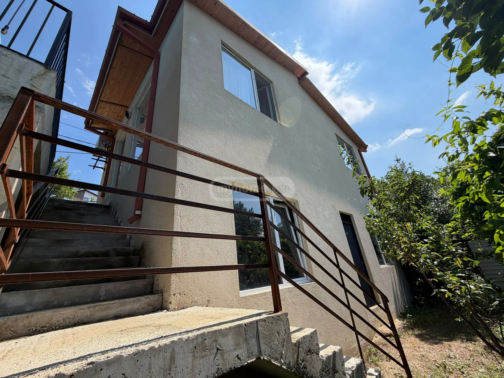 6 Room Private House For Sale view 4