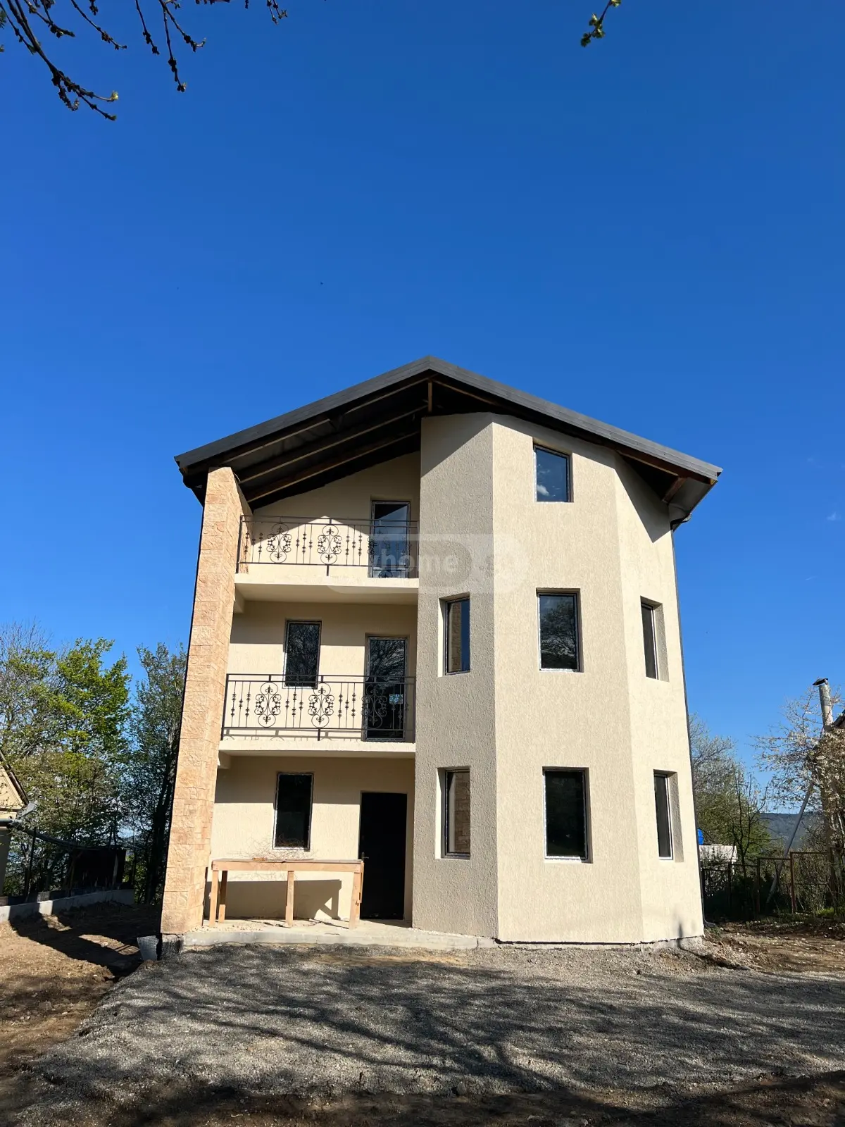 6 Room Private House For Sale view 1