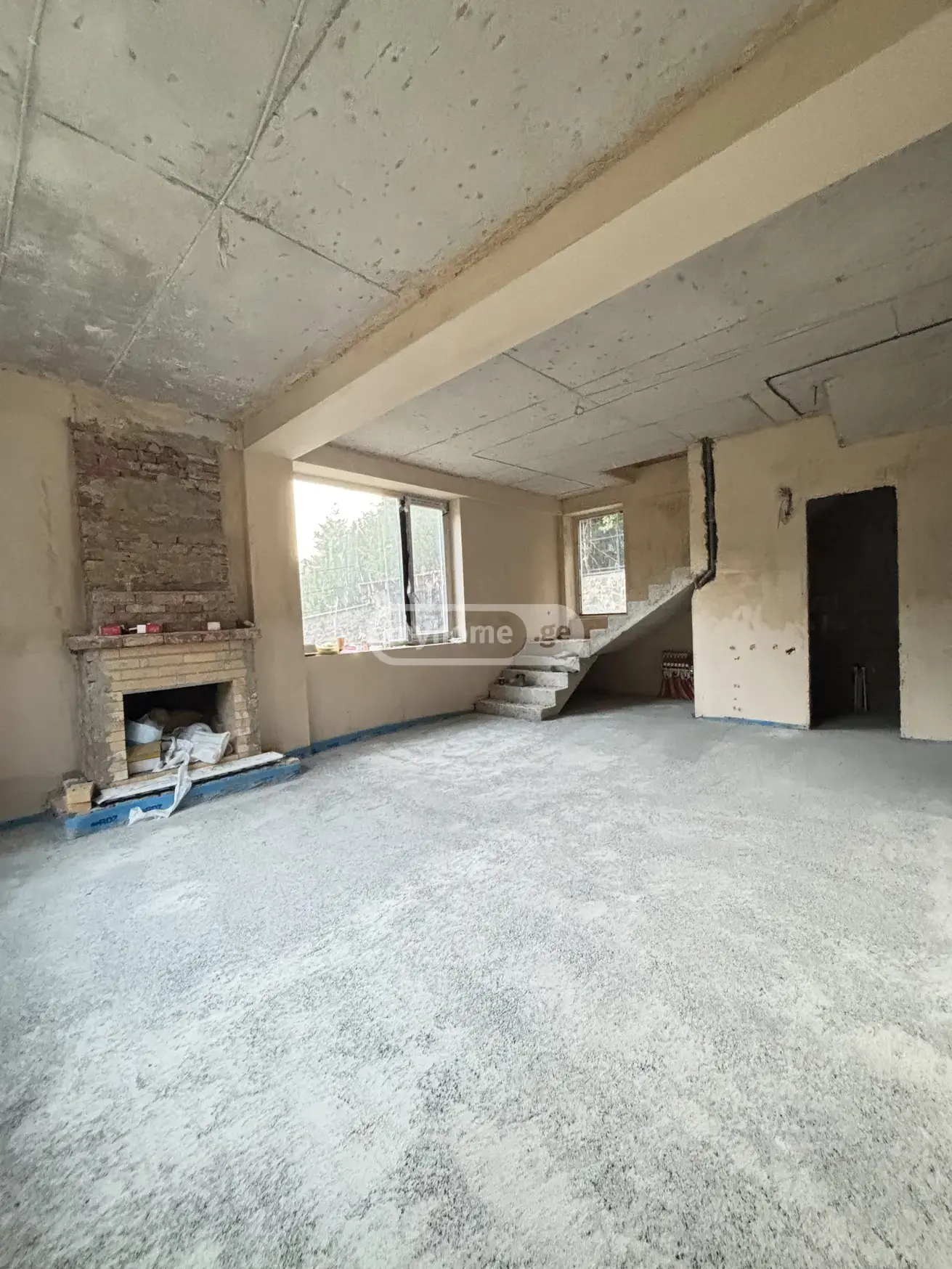 8 Room Private House For Sale view 1