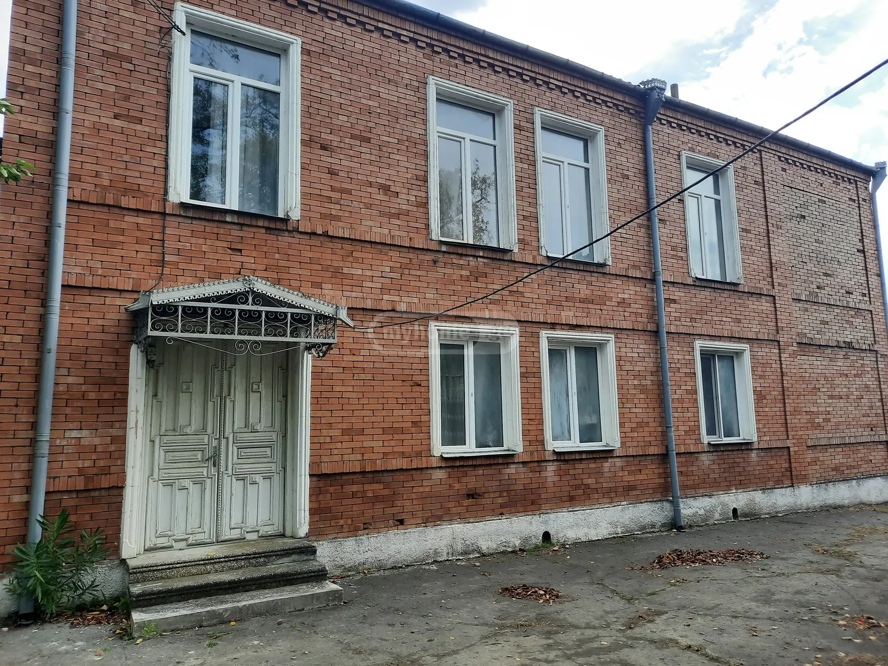 7 Room Private House For Rent In Samtredia view 1