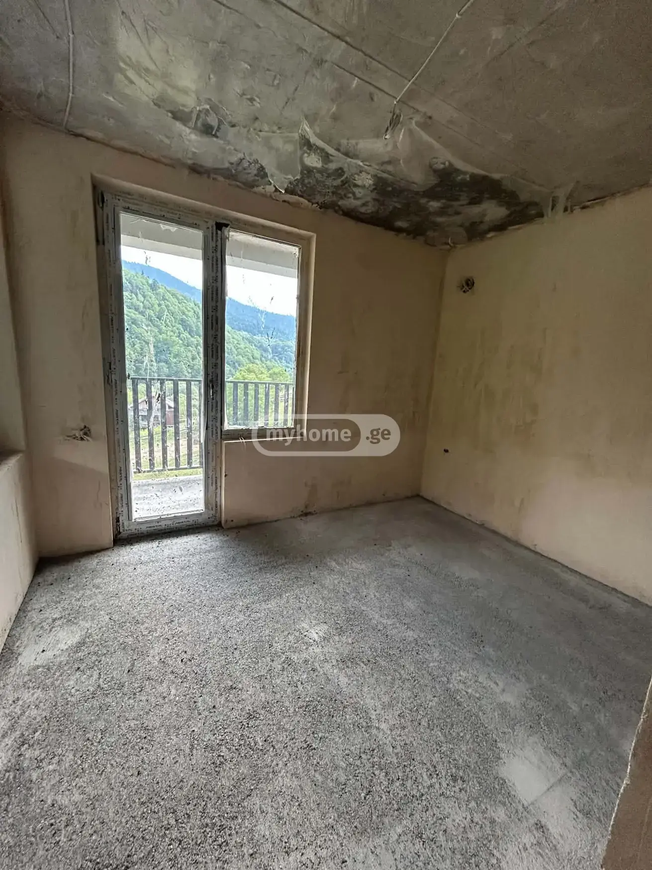 8 Room Private House For Sale view 12