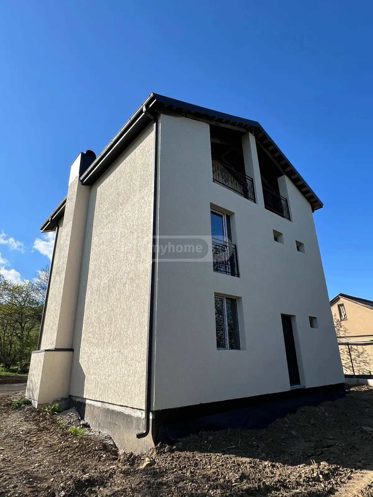 6 Room Private House For Sale view 5