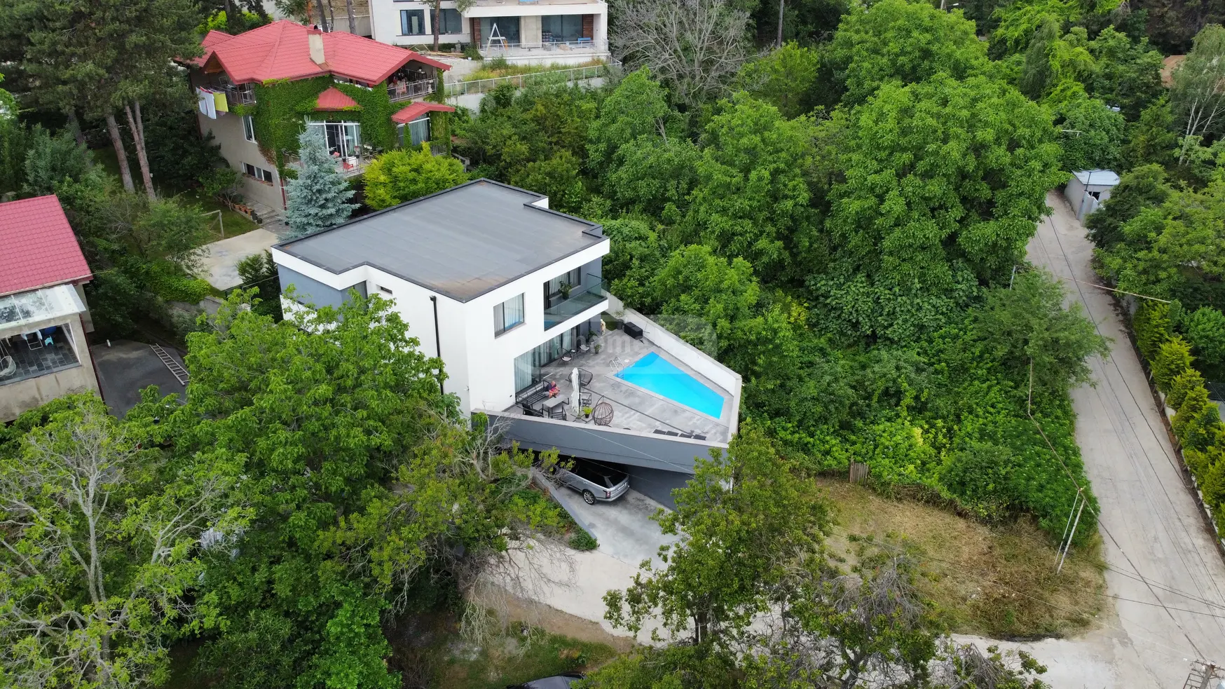6 Room Private House For Sale view 3